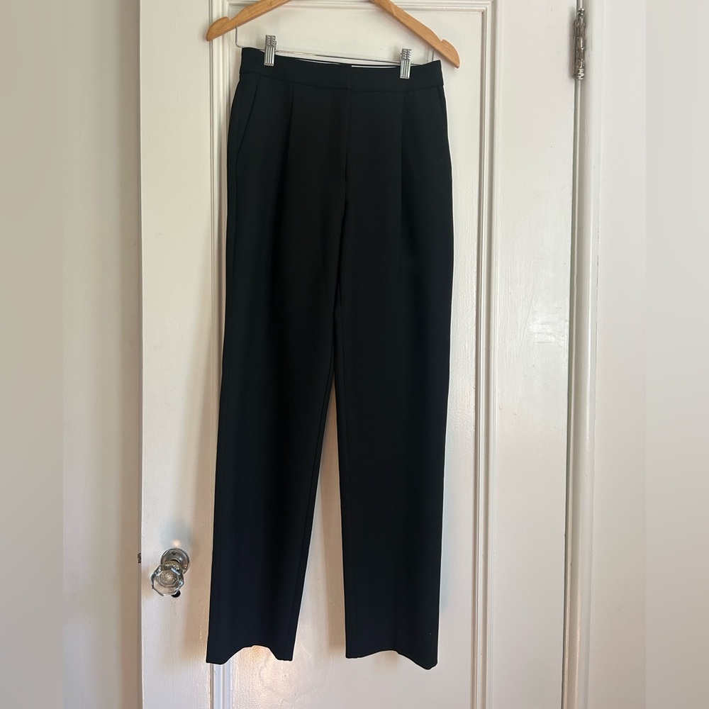 Pleated Wilfred black pants EUC 🖤